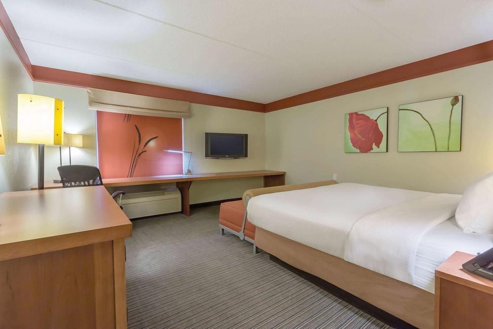 Готель La Quinta By Wyndham Raleigh/Durham Southpoint Екстер'єр фото