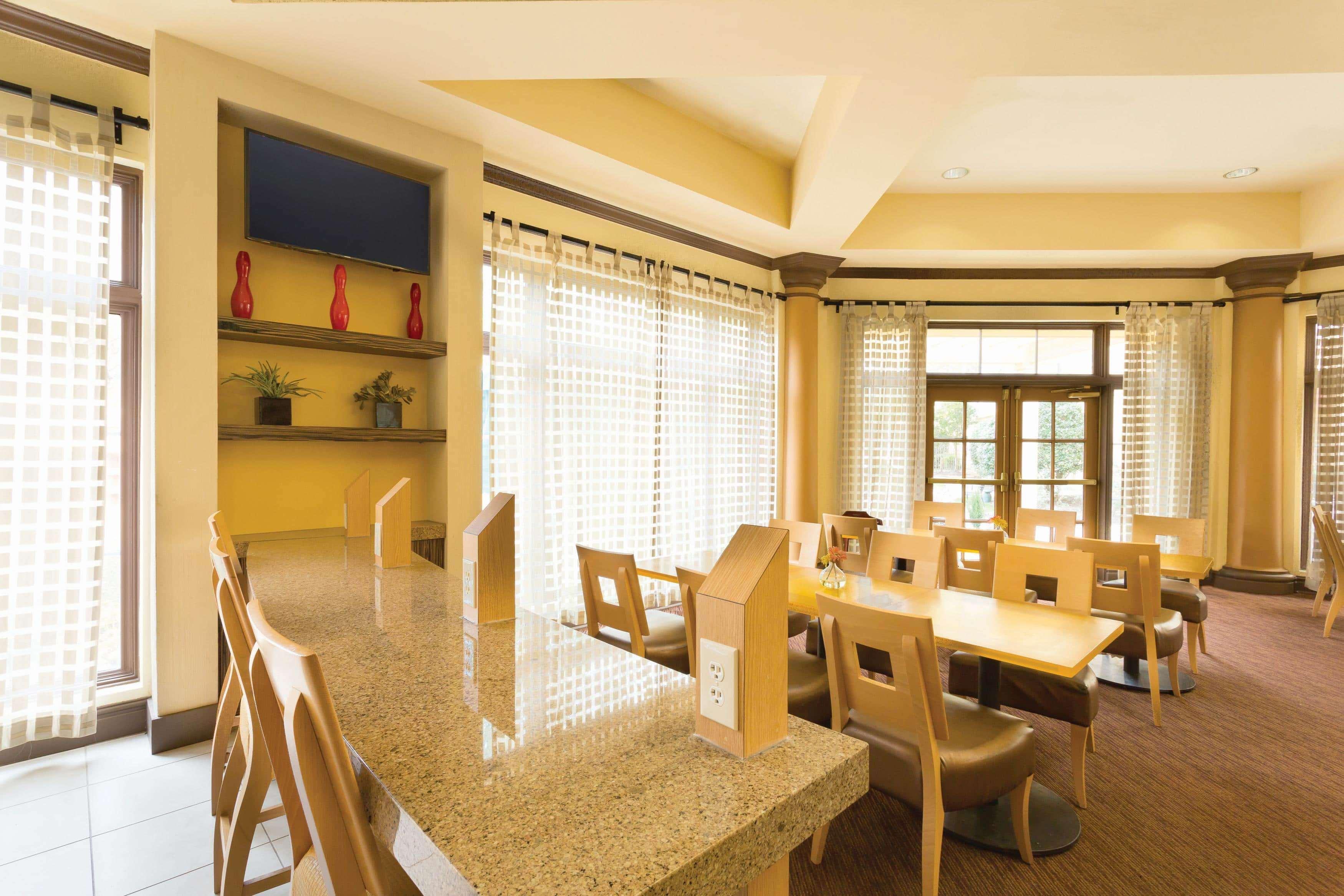 Готель La Quinta By Wyndham Raleigh/Durham Southpoint Екстер'єр фото