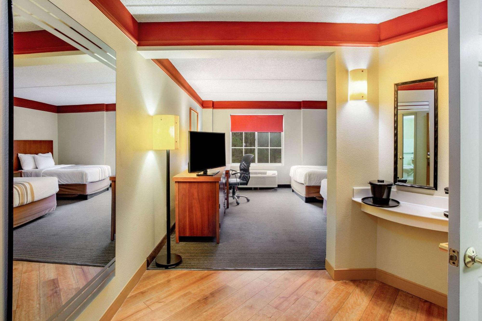 Готель La Quinta By Wyndham Raleigh/Durham Southpoint Екстер'єр фото